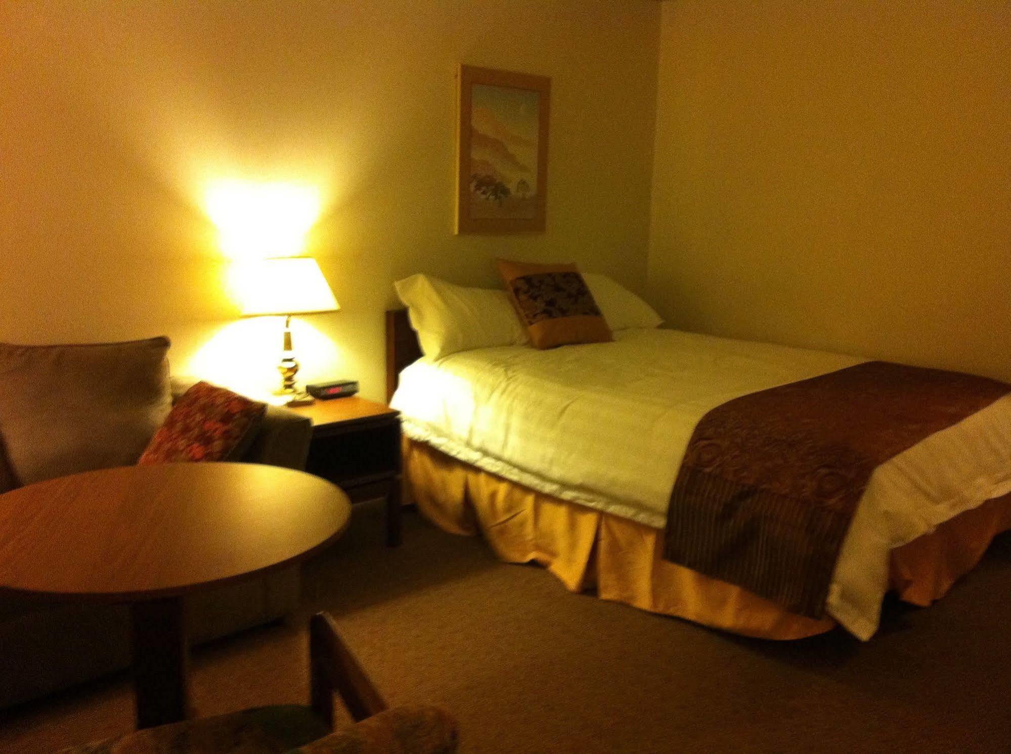 Redwood Motor Inn Brandon Exterior foto
